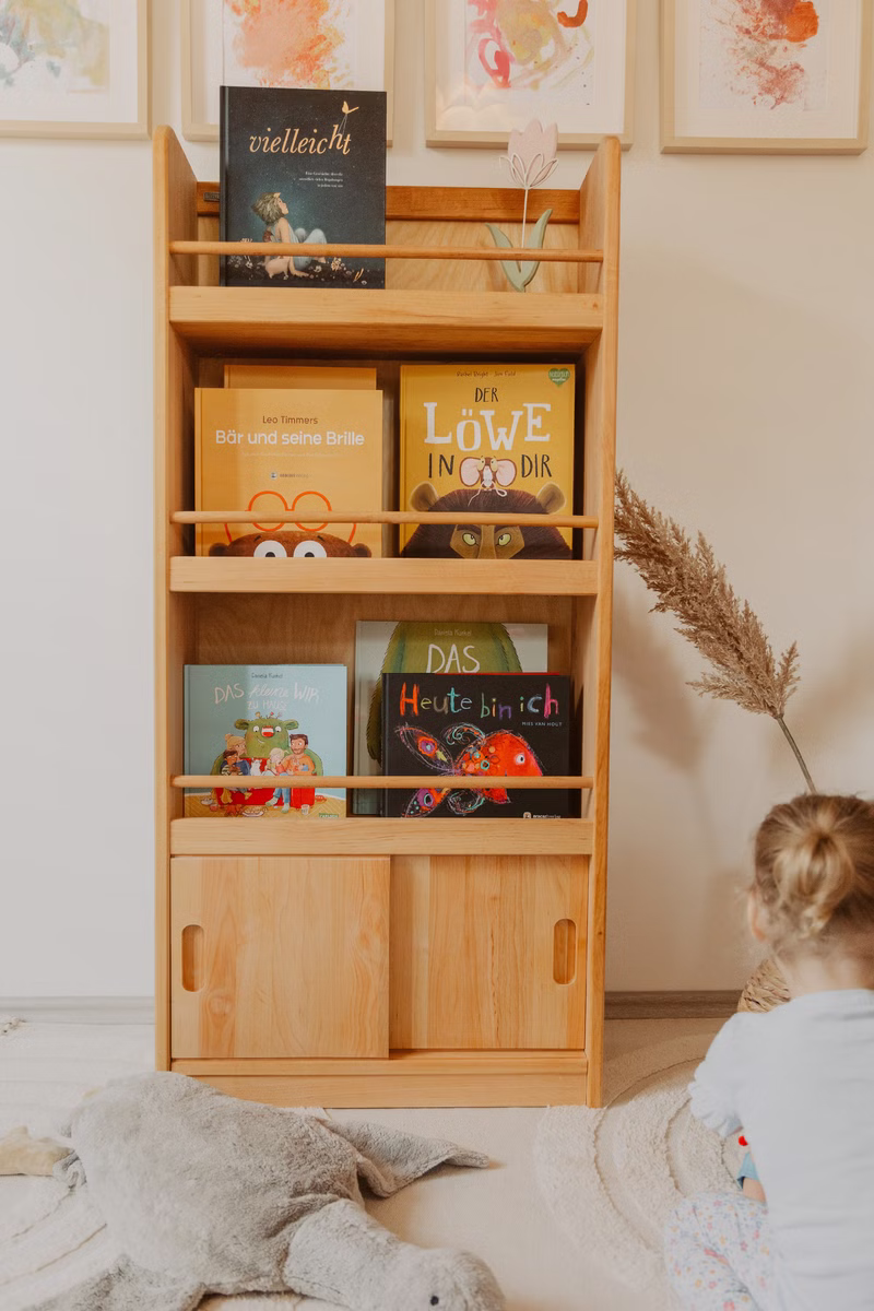 Paula Bücherregal mit Schiebetüren Paula Bücherregal mit Schiebetürencc